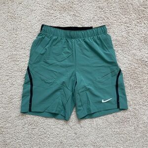 Nike Court Advantage Dri-FIT Tennis Pickleball Shorts Green White Size Medium